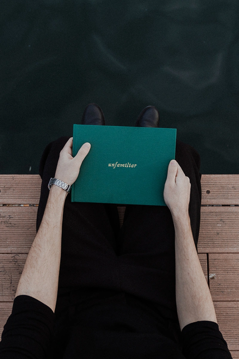 Unfamiliar Α/Κατάλογος 65o Διεθνές Φεστιβάλ Κινηματογράφου Θεσσαλονίκης